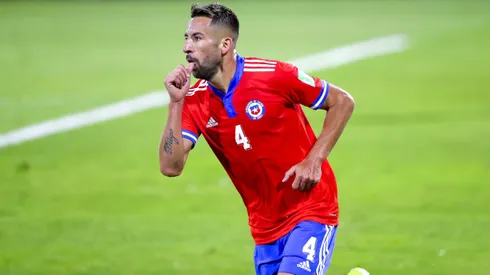 Jorge Almirón se refirió a Mauricio Isla y su posible arribo a Colo Colo.