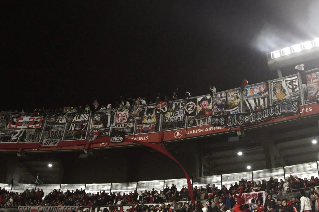 Afirman que hinchas albos no podrán ingresar al Monumental de River | Foto: Imago
