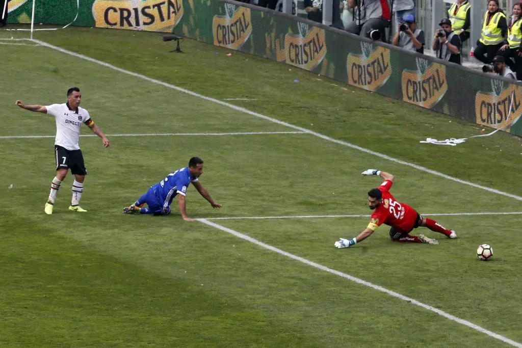 El tercer gol de Paredes a la U en un clásico ganado el 2017 en el Monumental | Foto: Photosport