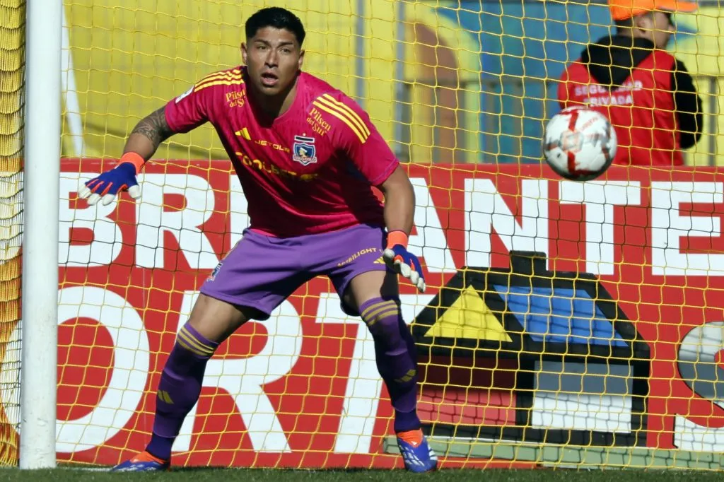 Brayan Cortés en el partido de Colo Colo vs Everton. (Foto: Photosport)