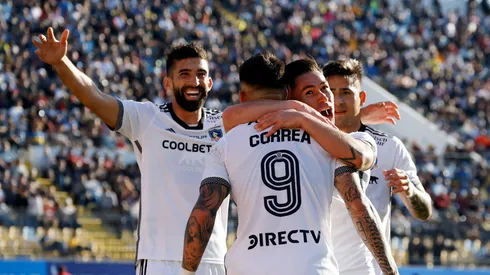Los jugadores de Colo Colo festejan el triunfo por 1-0 ante Everton por la fecha 21 del Campeonato Nacional 2024. Su cuarta victoria al hilo.