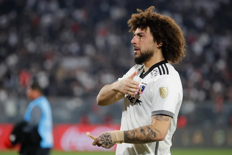 Maximiliano Falcón tiene propuesta para dejar Colo Colo. Imagen: Felipe Zanca/Photosport