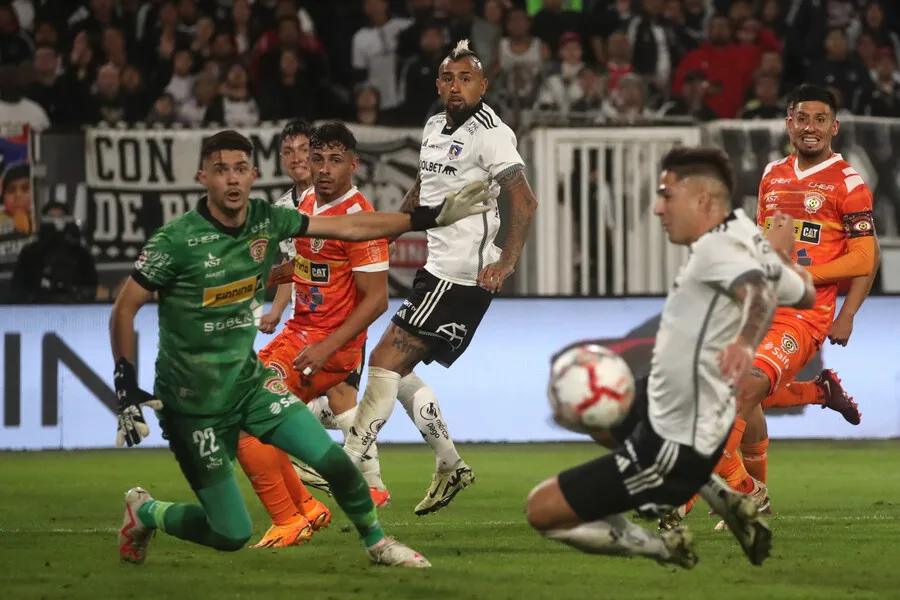Colo Colo y Cobreloa se verán las caras, esta vez en Calama. Imagen: Jonnathan Oyarzun/Photosport