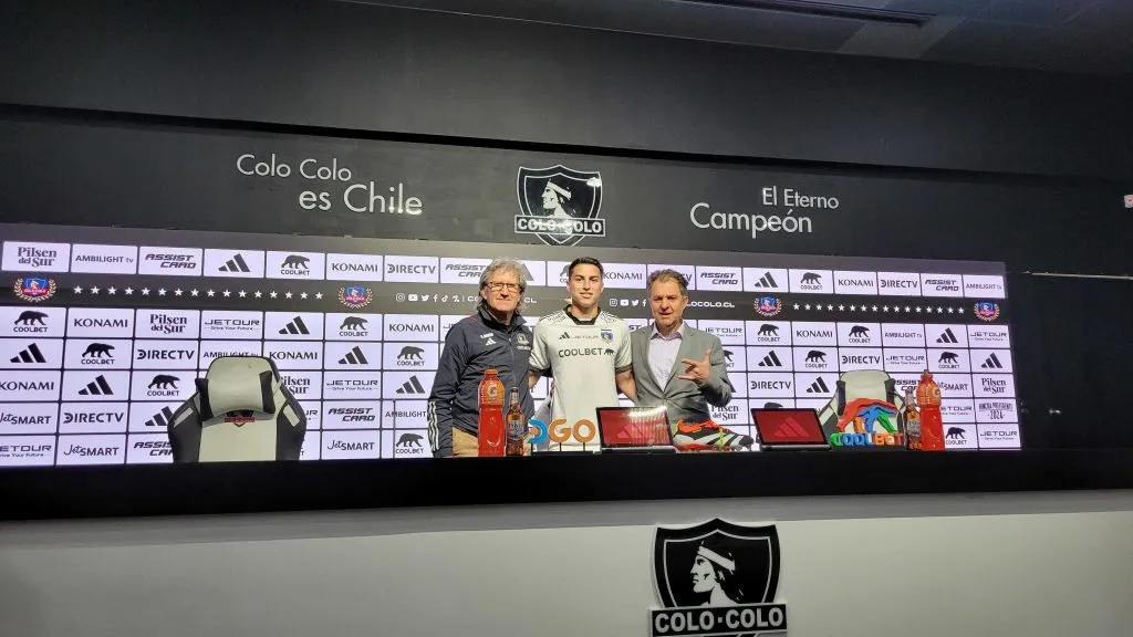 Presentación de Jonathan Villagra como refuerzo de Colo Colo. (Foto: DaleAlbo)