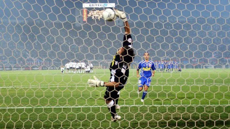 Claudio Bravo y una foto que entró en la historia.