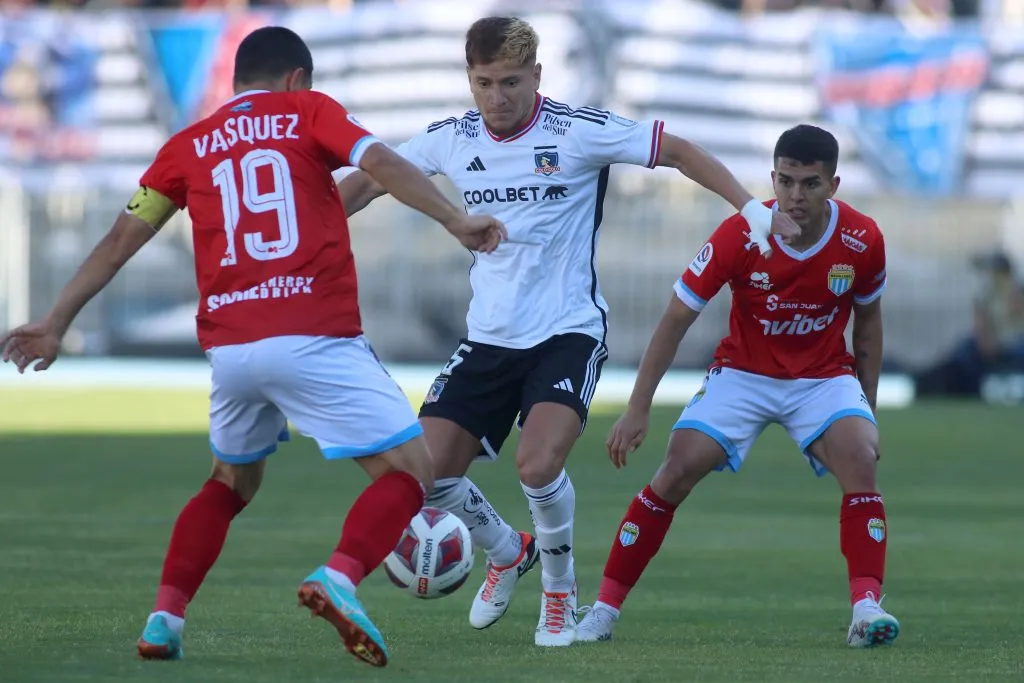 Colo Colo puede visitar a Magallanes en el Estadio Monumental