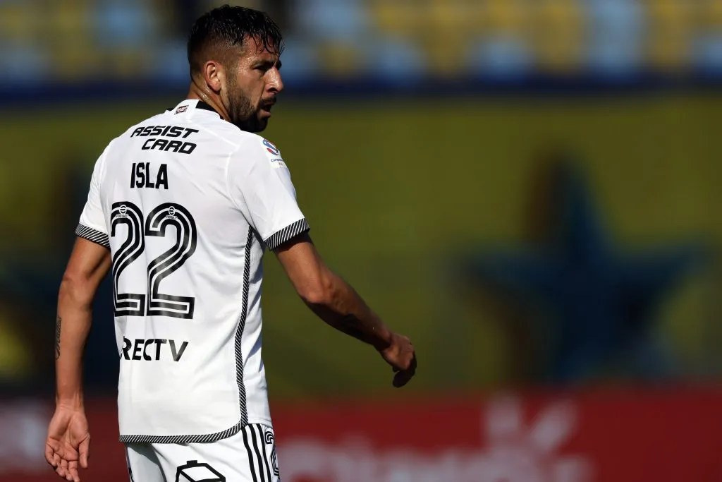 Mauricio Isla busca su primer título en el fútbol chileno junto a Colo Colo