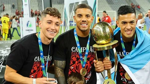 Luciano Arriagada levanta su primer título en Brasil.