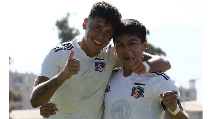 Colo Colo le mete 10 a Everton