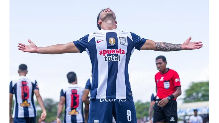 Gabriel Costa guía la remontada de Alianza Lima.
