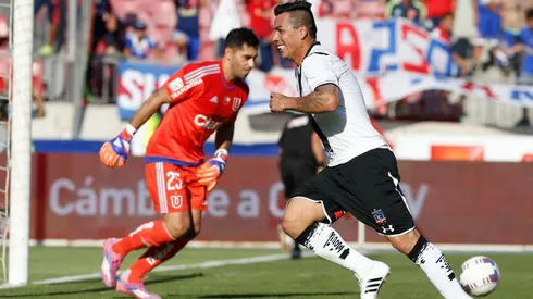 Paredes recuerda cuando le marcó dos goles a la U estando lesionado.