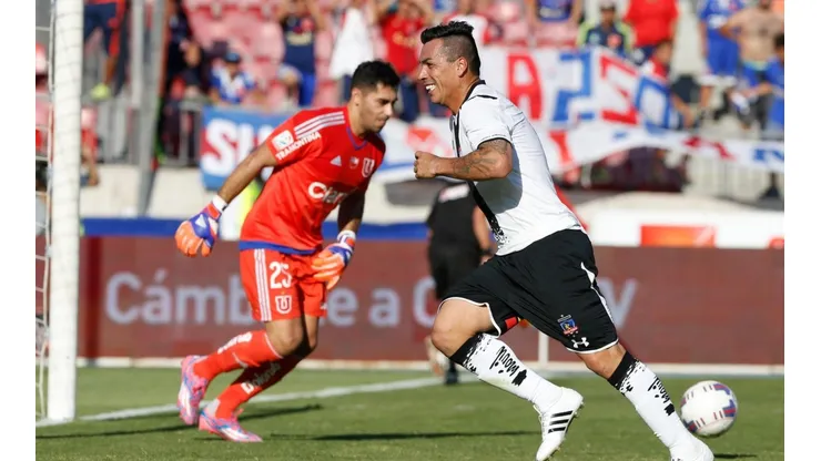 Paredes recuerda cuando le marcó dos goles a la U estando lesionado.