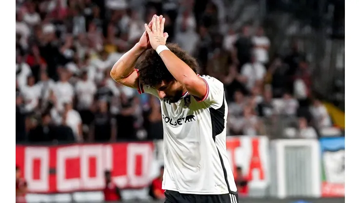 Histórico de Colo Colo arremete contra el representante de Maxi Falcón.