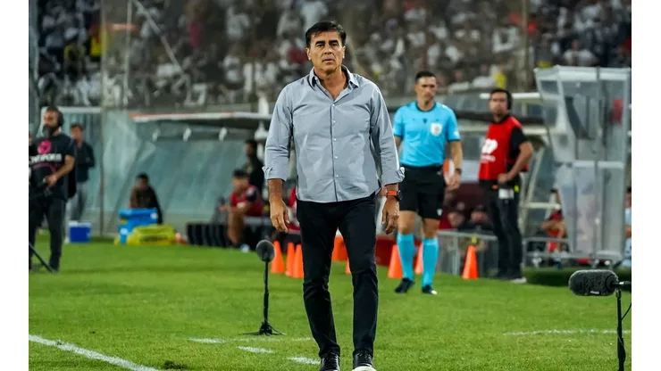 Quinteros está inquieto con el funcionamiento de Colo Colo.