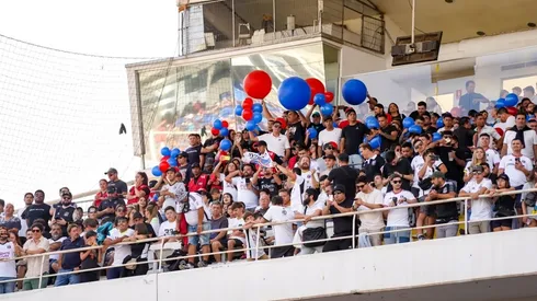 Presencia de barristas azules en el palco del Monumental alerta a Colo Colo