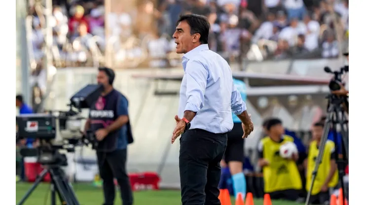 Gustavo Quinteros maneja un largo invicto ante la U