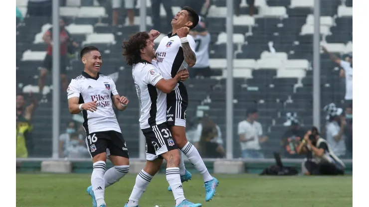 CSD Colo Colo anuncia el cierre del padrón para el Superclásico