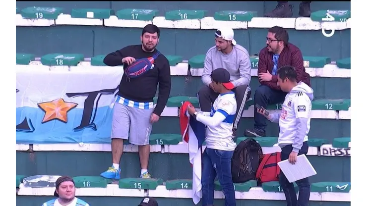 Hincha de Colo Colo junto a Magallanes