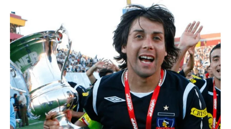 Arturo Sanhueza levantó seis títulos con la camiseta de Colo Colo.