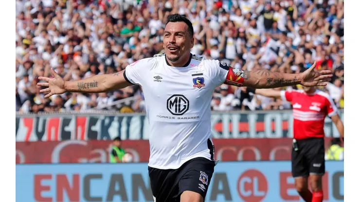 Colo Colo tiene rival internacional para despedir a Paredes.