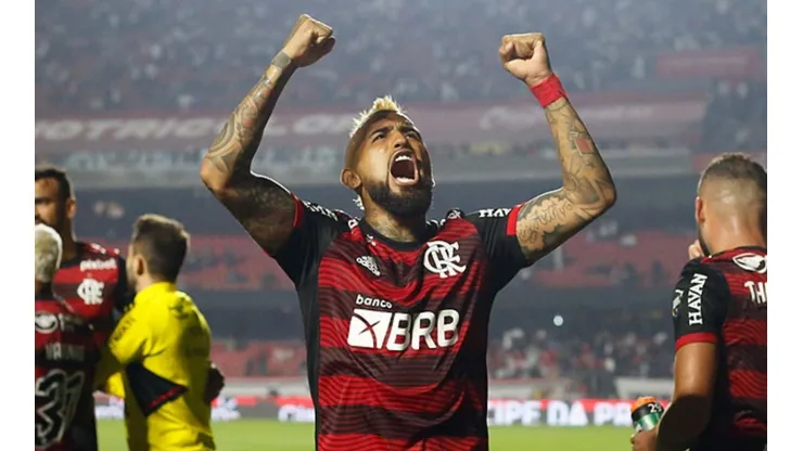 Arturo Vidal es titular en el partido de vuelta de la Recopa Sudamericana