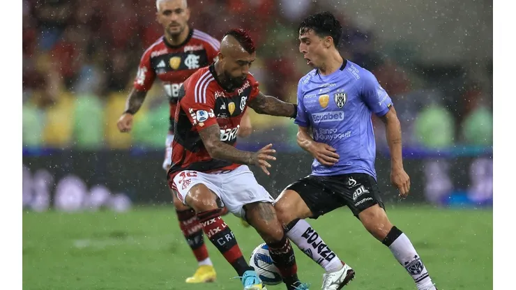 Arturo Vidal no pudo evitar la caía de Flamengo en la Recopa Sudamericana