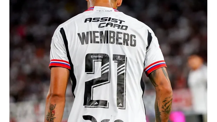 Colo Colo tuvo una exitosa subasta de camisetas