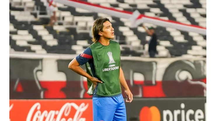 Marcelo Moreno Martins estuvo en el Monumental junto a Cerro Porteño.