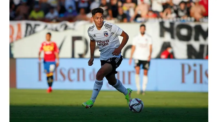 Colo Colo vuelve a la carga por Joan Cruz y buscan formas para retenerlo.