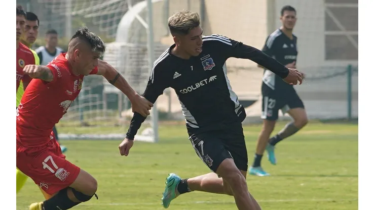 Carlos Palacios ingresó en el segundo tiempo frente a Lautaro de Buin.