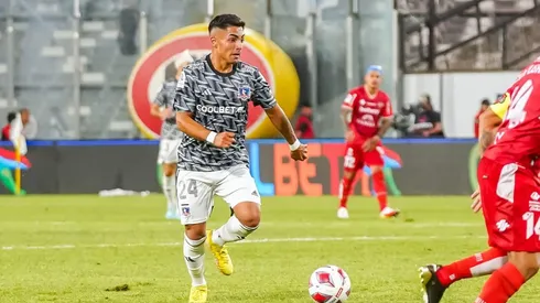 Jordhy Thompson tuvo que salir al final del primer tiempo por lesión.