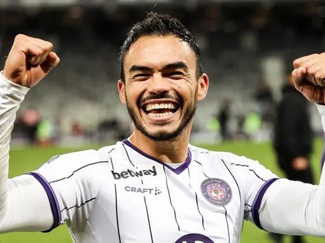 Basaure se rinde ante el presente de Gabriel Suazo en Francia