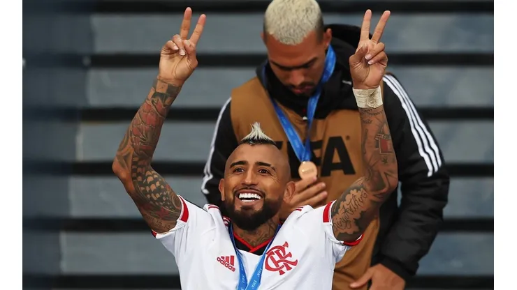 Arturo Vidal se gana los halagos de la prensa en Brasil