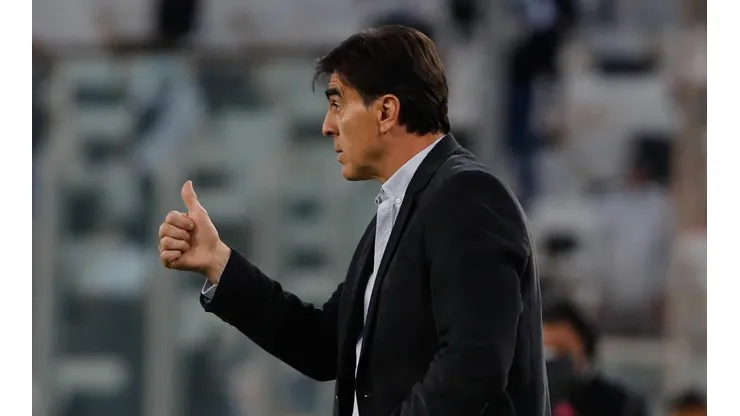 Gustavo Quinteros solo piensa en sumar de a tres ante Ñublense.