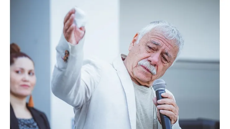 Carlos Caszely vive un duro duelo