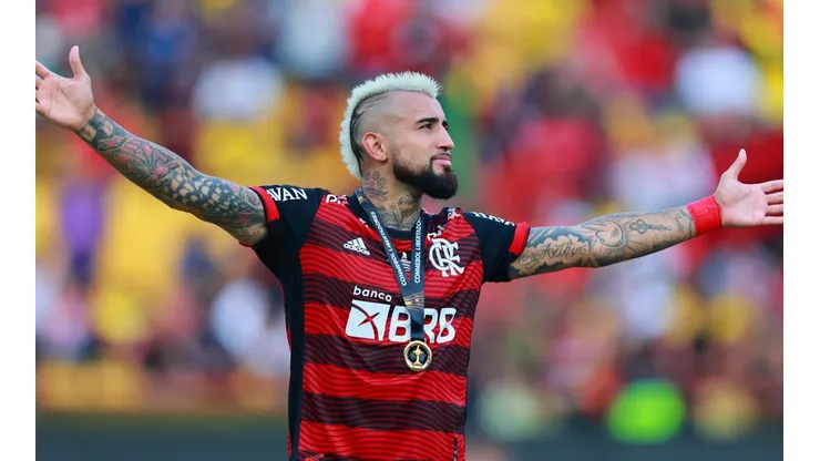 Arturo Vidal rompe el silencio y le responde con todo a sus críticos.