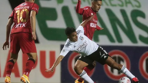 Colo Colo le pega flor de palo a Ñublense tras la suspensión.