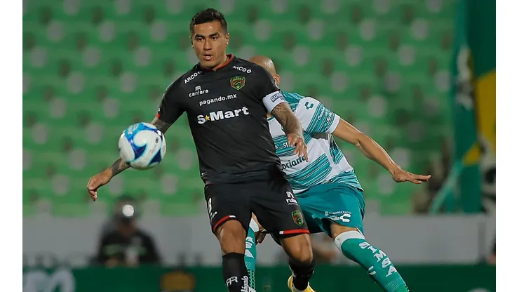Exdefensor paraguayo de Colo Colo le tiene fe ciega a Darío Lezcano.
