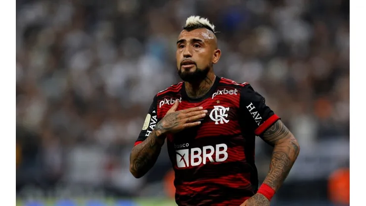 Arturo Vidal pide perdón por su pataleta