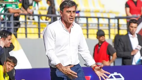 Gustavo Quinteros golpea la mesa y presiona por refuerzos.