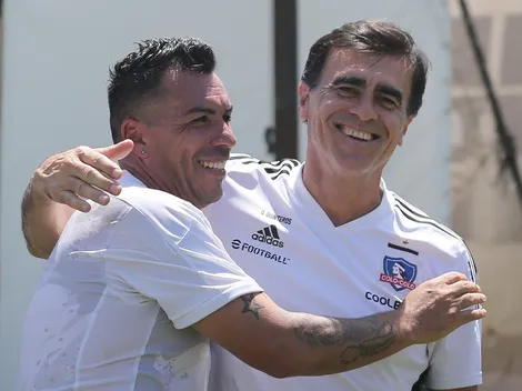 Paredes comparte con todos en Colo Colo en su visita al Monumental