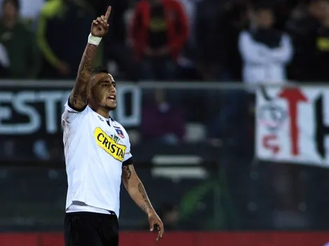 Vidal bromea a los hinchas de la U y los clásicos con Colo Colo