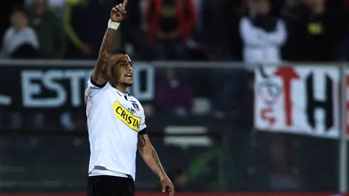 Vidal bromea a los hinchas de la U y los clásicos con Colo Colo