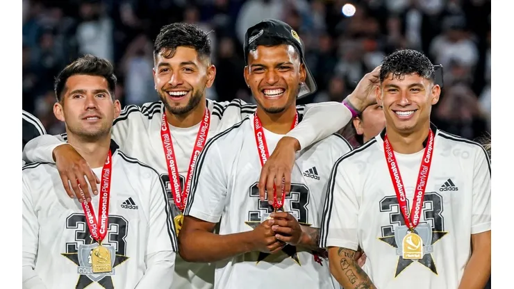 César Fuentes le presta el ropero completo a los juveniles de Colo Colo.