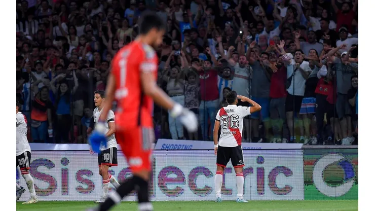 Solari explica el cambio de dorsal en River recordando a Colo Colo.