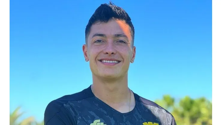 Zavala deja en el pasado a Colo Colo y muestra felicidad en Curicó