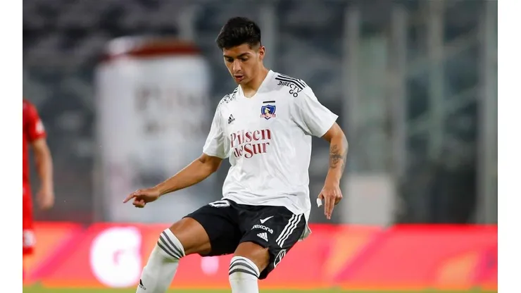 Colo Colo aún tiene el 40% del pase de Williams Alarcón.