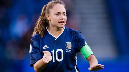 Estefanía Banini puede ser refuerzo de Colo Colo Femenino