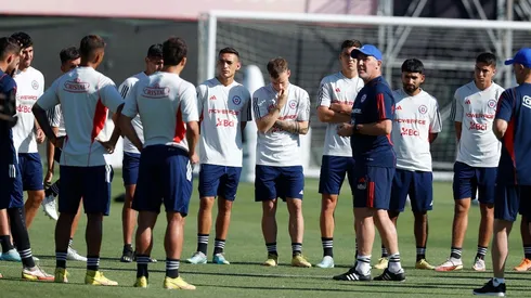 La formación confirmada de Chile con tres colocolinos para el amistoso.