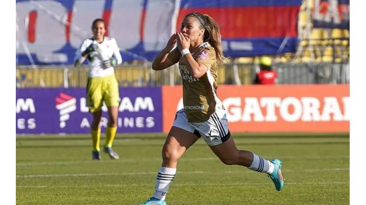 Yanara Aedo firmó su renovación con Colo Colo